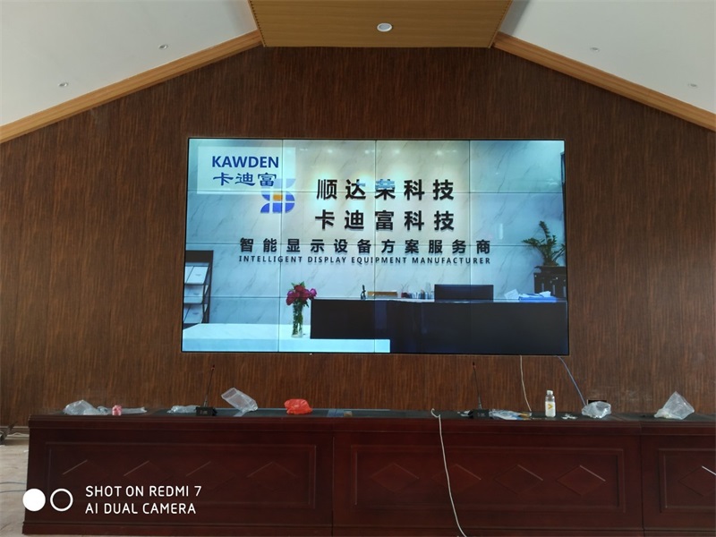 云南麗江博康醫院55寸3.5mm4x4液晶拼接屏展示